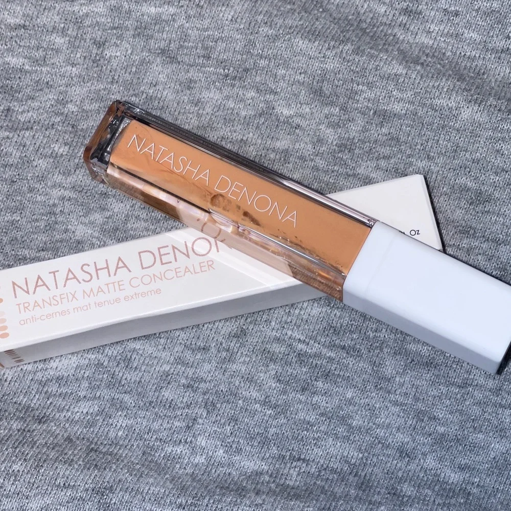 NATASHA DENONA Transfix Mayte Concealer in 15R Red/Rouge